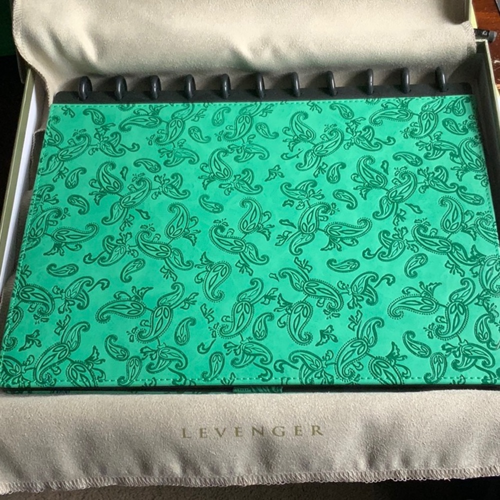Levenger circa folio-letter size